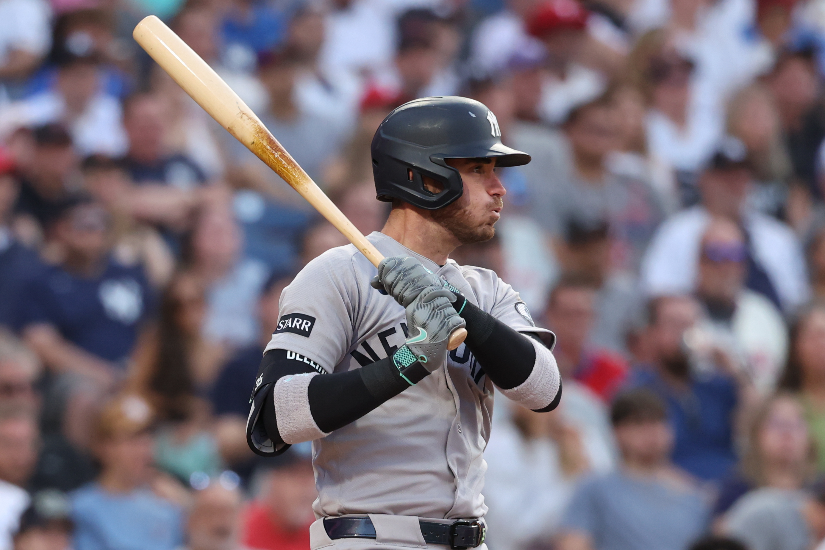 Bellinger, Carpenter, Steer placed on IL