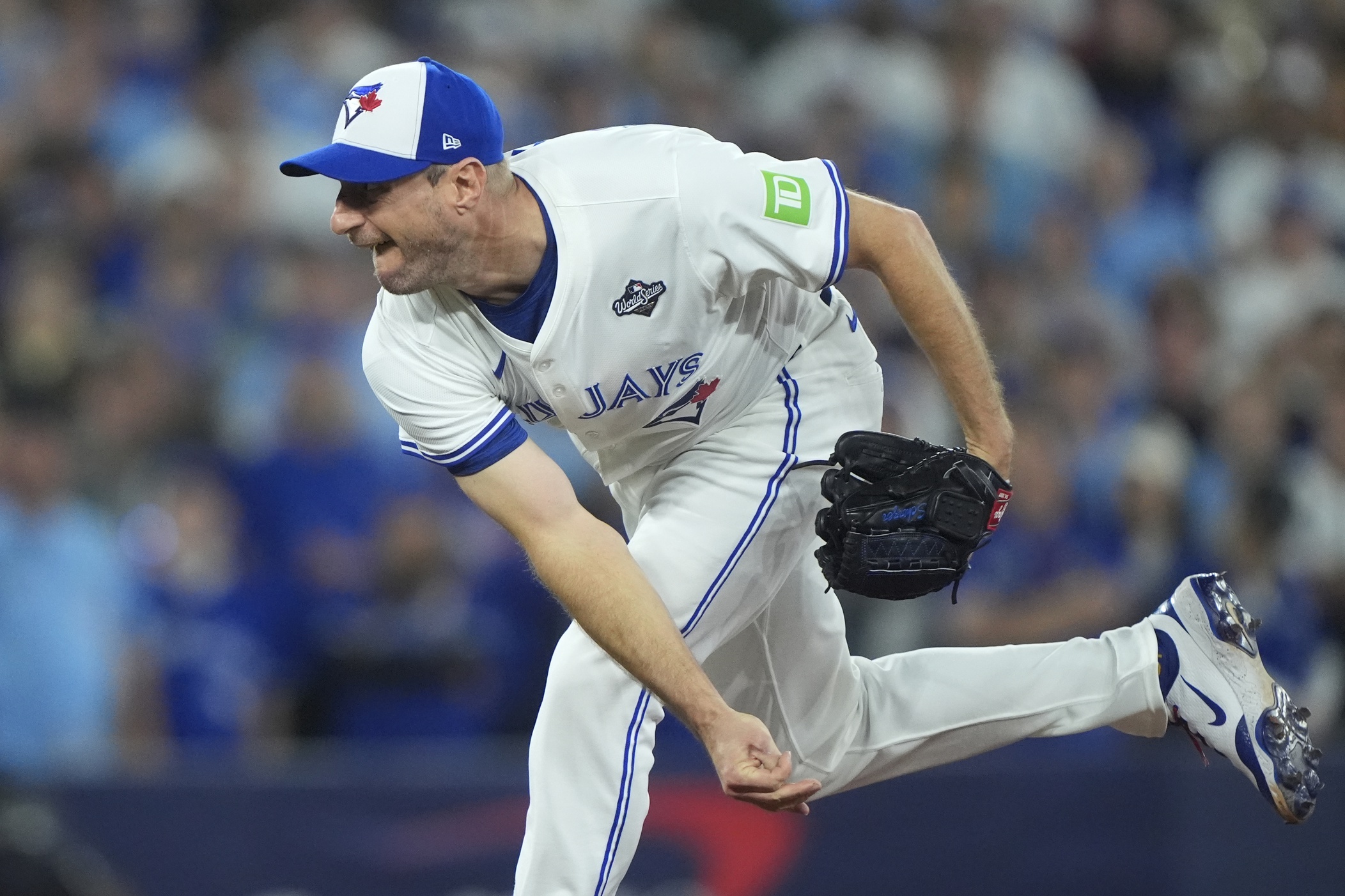 Scherzer re-signs with Toronto